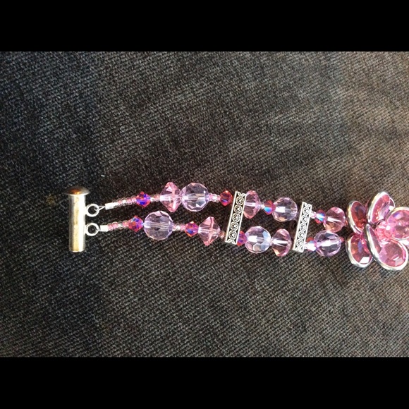 Hand beaded artisan bracelet - Picture 5 of 13